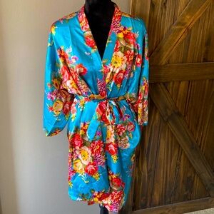 NWOT Floral Kimono Robe in Blue